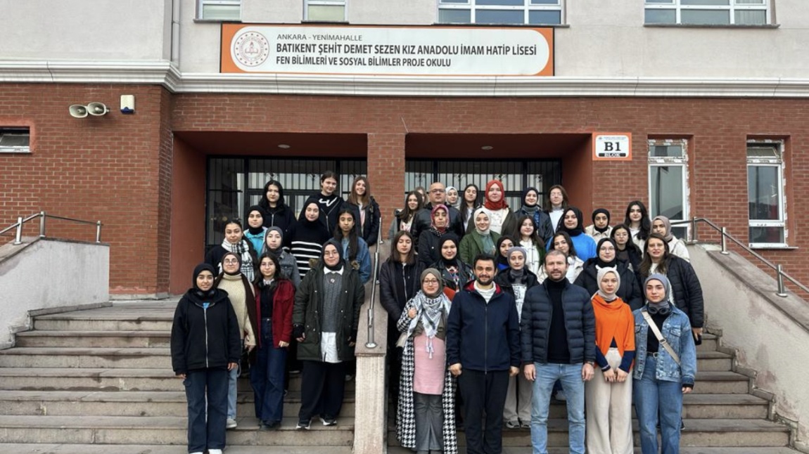 Okul Gezi Kulübümüz Eskişehir -Ankara Üniversitelerini Tanıma ve Kültür Gezisi Gerçekleştirdi